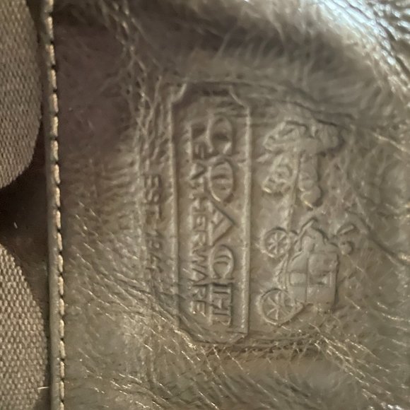 ♥ Coach Signature Medium Shoulder Bag Leather trim silver hardware ♥ - Picture 4 of 6